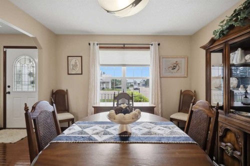 6026 47 Street, Innisfail, AB - Indoor Photo Showing Dining Room