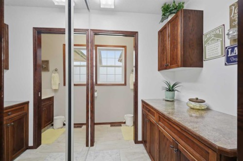6026 47 Street, Innisfail, AB - Indoor
