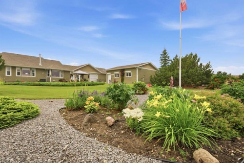 6026 47 Street, Innisfail, AB - Outdoor