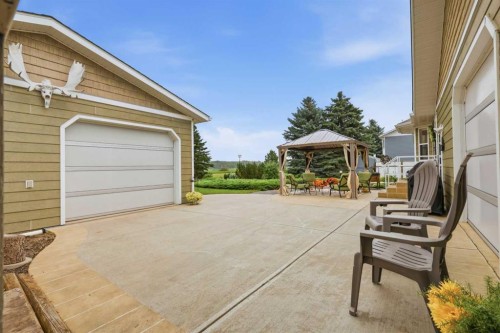 6026 47 Street, Innisfail, AB - Outdoor With Exterior