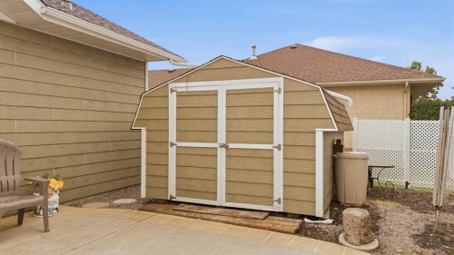 6026 47 Street, Innisfail, AB - Outdoor With Exterior