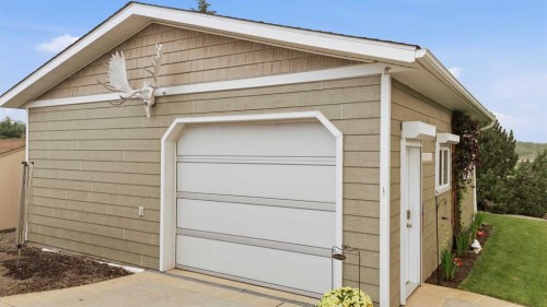 6026 47 Street, Innisfail, AB - Outdoor With Exterior