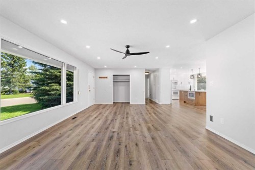 5209 51 Street, Castor, AB - Indoor