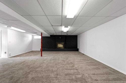 5209 51 Street, Castor, AB - Indoor