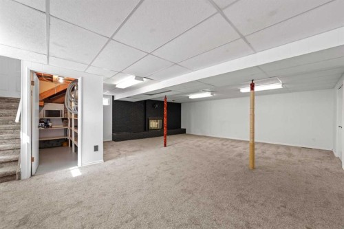 5209 51 Street, Castor, AB - Indoor
