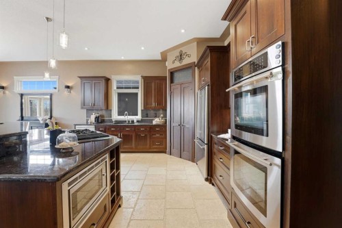68 Oakwood Close, Red Deer, AB - Indoor Photo Showing Kitchen