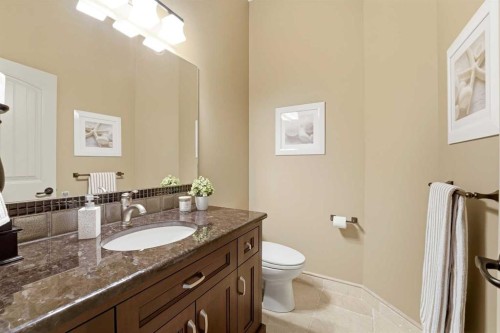 68 Oakwood Close, Red Deer, AB - Indoor Photo Showing Bathroom