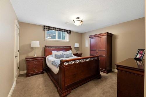 68 Oakwood Close, Red Deer, AB - Indoor Photo Showing Bedroom
