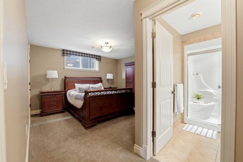 68 Oakwood Close, Red Deer, AB - Indoor Photo Showing Bedroom