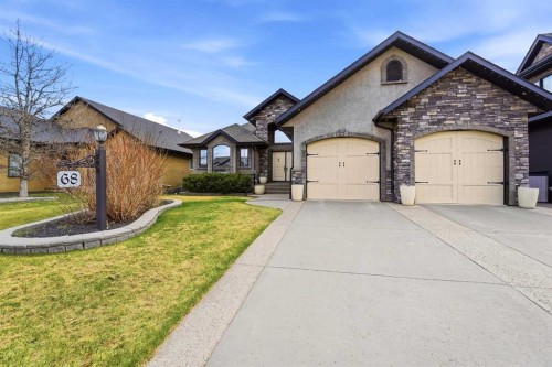 68 Oakwood Close, Red Deer, AB - Outdoor With Facade