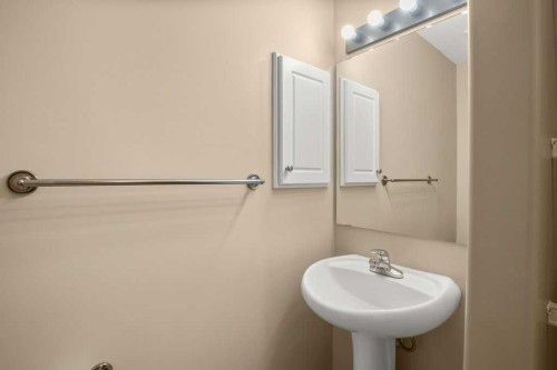 36 Keen Crescent, Red Deer, AB - Indoor Photo Showing Bathroom