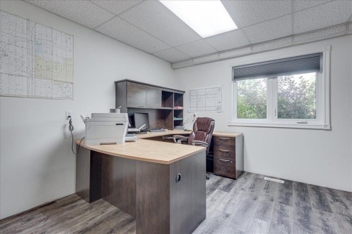 3908 39 Street Close, Ponoka, AB - Indoor Photo Showing Office