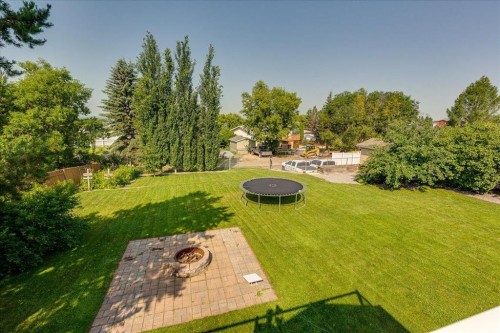 3908 39 Street Close, Ponoka, AB - Outdoor
