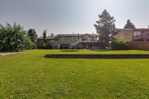 3908 39 Street Close, Ponoka, AB - Outdoor