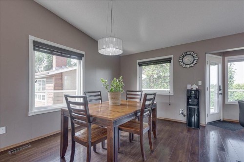 3908 39 Street Close, Ponoka, AB - Indoor Photo Showing Dining Room