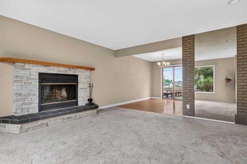 5306 51 Ave, Daysland, AB - Indoor Photo Showing Living Room With Fireplace