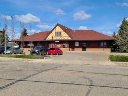 104-4892 46 Street  Lacombe, AB T4L 2B4