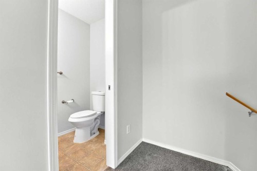 A-1205 Fleming Avenue, Penhold, AB - Indoor Photo Showing Bathroom