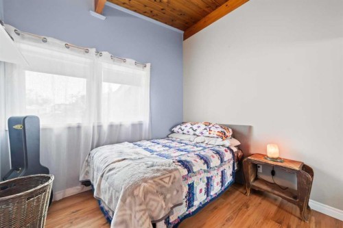 318 Main Street, Ferintosh, AB - Indoor Photo Showing Bedroom