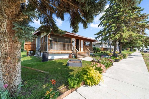 318 Main Street, Ferintosh, AB - Outdoor