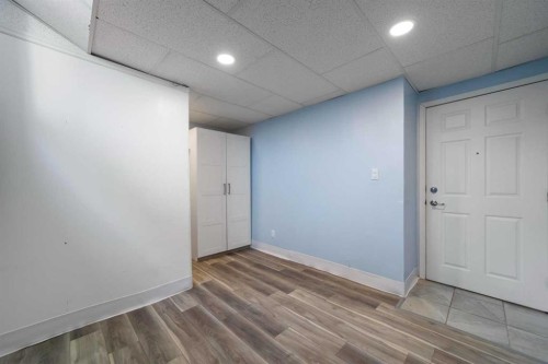318 Main Street, Ferintosh, AB - Indoor Photo Showing Other Room