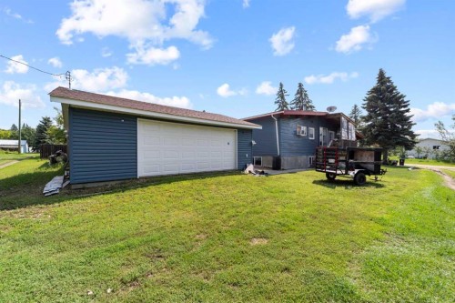 318 Main Street, Ferintosh, AB - Outdoor