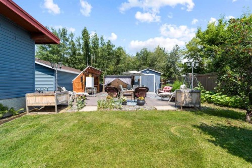318 Main Street, Ferintosh, AB - Outdoor