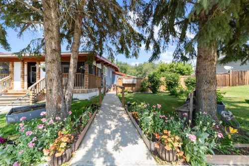 318 Main Street, Ferintosh, AB - Outdoor