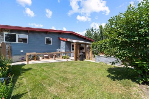 318 Main Street, Ferintosh, AB - Outdoor