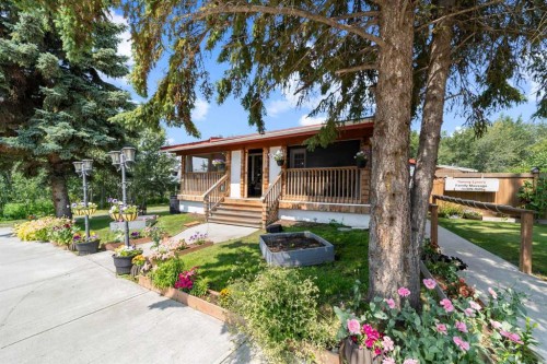 318 Main Street, Ferintosh, AB - Outdoor