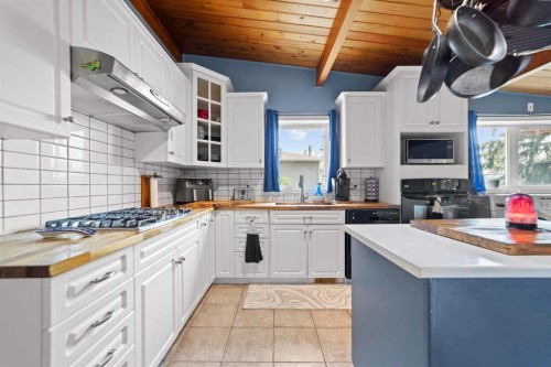 318 Main Street, Ferintosh, AB - Indoor Photo Showing Kitchen