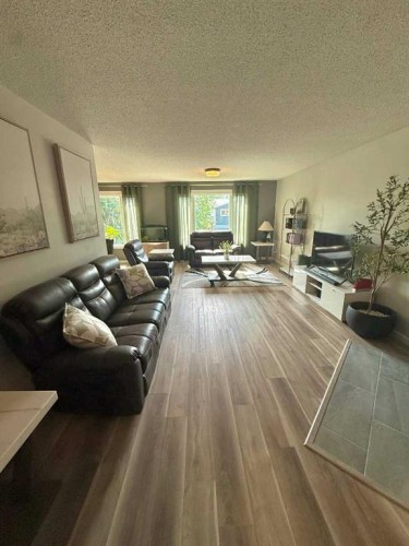 165 Hansen Drive, Hinton, AB - Indoor Photo Showing Living Room