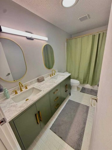 165 Hansen Drive, Hinton, AB - Indoor Photo Showing Bathroom