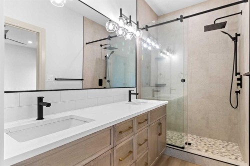 368 Timberlands Drive, Red Deer, AB - Indoor Photo Showing Bathroom
