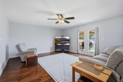 73 Duncan Crescent, Red Deer, AB - Indoor Photo Showing Living Room