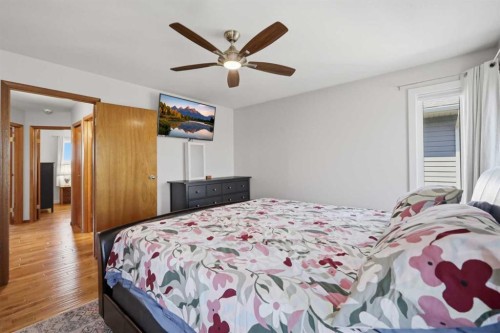 73 Duncan Crescent, Red Deer, AB - Indoor Photo Showing Bedroom
