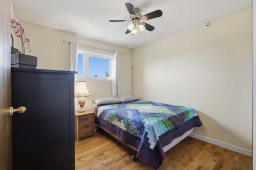 73 Duncan Crescent, Red Deer, AB - Indoor Photo Showing Bedroom