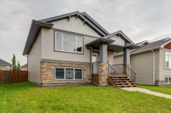 13 Rogers Road Sylvan Lake, AB T4S 0J8