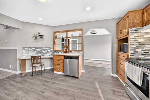 37 Kennings Crescent, Red Deer, AB - Indoor Photo Showing Kitchen With Stainless Steel Kitchen