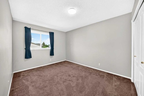 37 Kennings Crescent, Red Deer, AB - Indoor Photo Showing Other Room