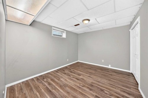 37 Kennings Crescent, Red Deer, AB - Indoor Photo Showing Other Room