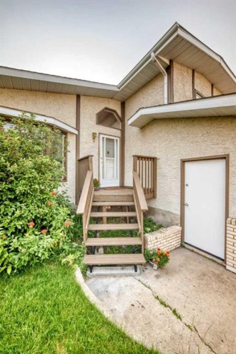 37 Kennings Crescent, Red Deer, AB - Outdoor