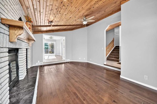 37 Kennings Crescent, Red Deer, AB - Indoor Photo Showing Other Room