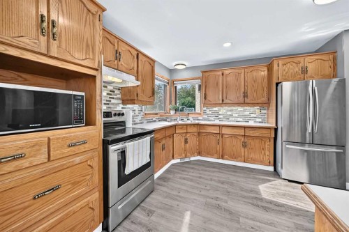 37 Kennings Crescent, Red Deer, AB - Indoor Photo Showing Kitchen With Stainless Steel Kitchen