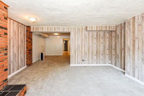88-Mount Pleasant Drive, Camrose, AB - Indoor Photo Showing Other Room