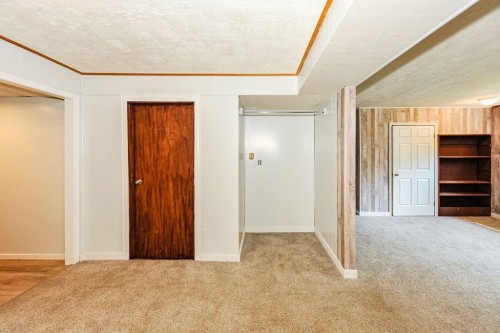 88-Mount Pleasant Drive, Camrose, AB - Indoor Photo Showing Other Room