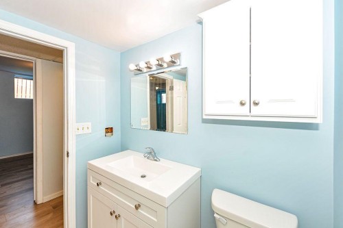 88-Mount Pleasant Drive, Camrose, AB - Indoor Photo Showing Bathroom