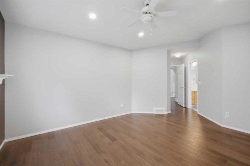 5508 49 Avenue, Alix, AB - Indoor Photo Showing Other Room