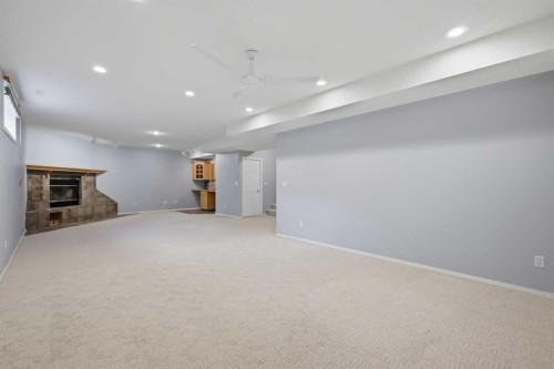 5508 49 Avenue, Alix, AB - Indoor Photo Showing Other Room