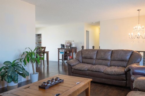 22 Robinson Place, Bashaw, AB - Indoor Photo Showing Living Room